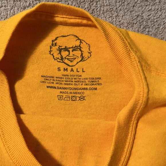 Virginity Rocks T shirt - Picture 2 of 3